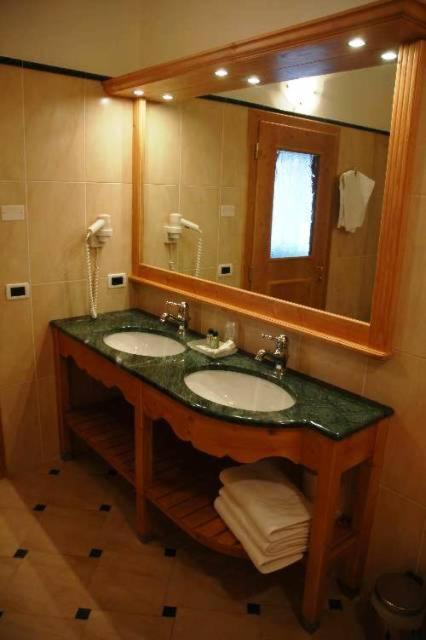 Nature Wellness Hotel Renato Vigo di Fassa Exterior photo